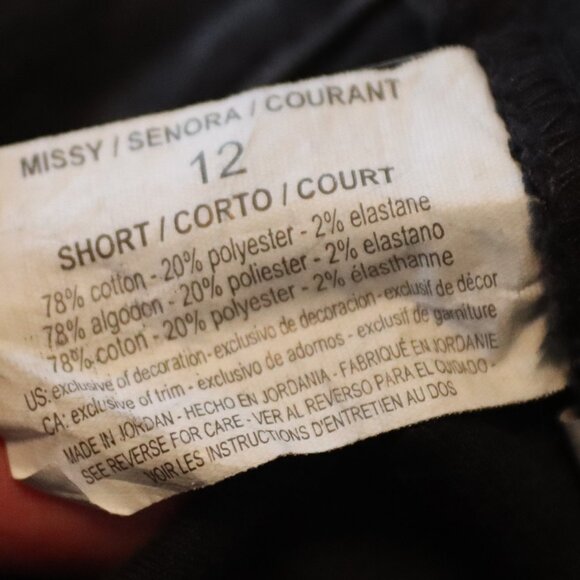 Gloria Vanderbilt Amanda Harvest Rose Black Floral Embroidered Jeans 12 Short - Picture 3 of 16